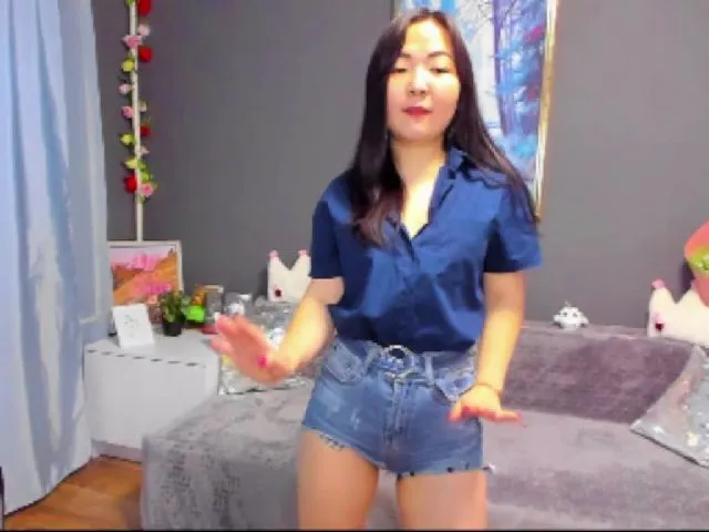 Live sex webcam photo for Queentini #254841701