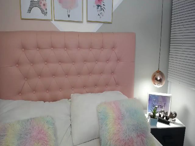 Live sex webcam photo for ema_zz #259068376