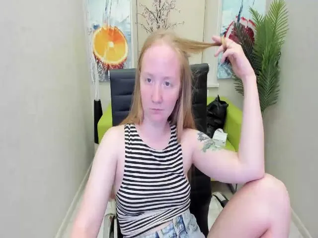 Live sex webcam photo for StunningKelly #252778226