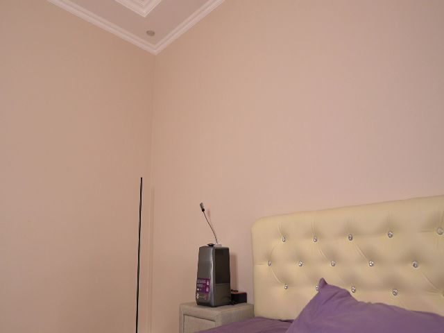 Live sex webcam photo for LindaMei #256256663
