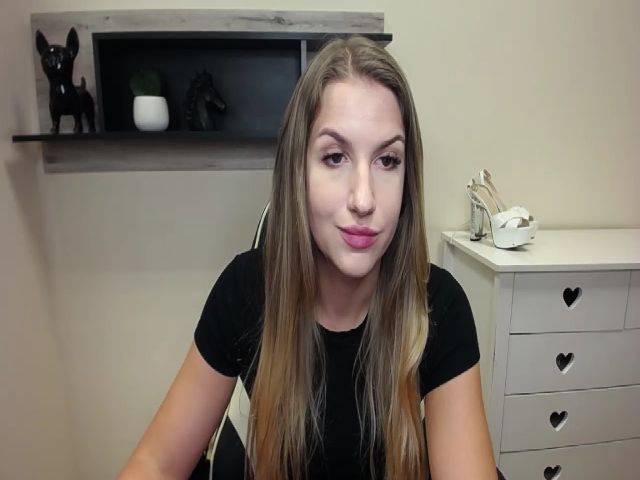 Live sex webcam photo for WILDemilly #257465872