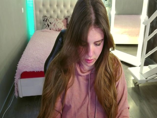 Live sex webcam photo for Karlee__Grey #265317117