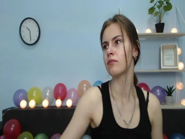 Live sex webcam photo for MollyTravis #252892678