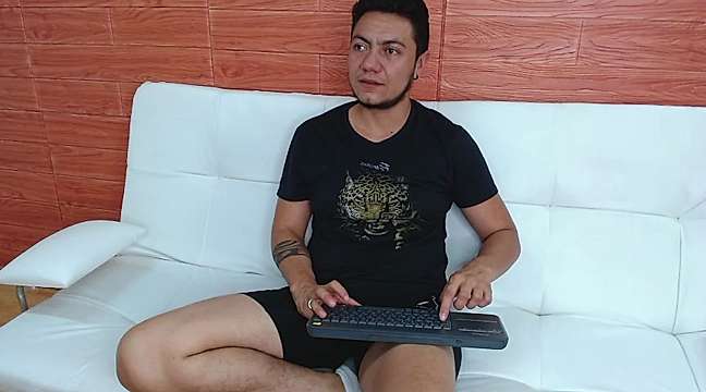 Live sex webcam photo for Marck_Obryan #252057210