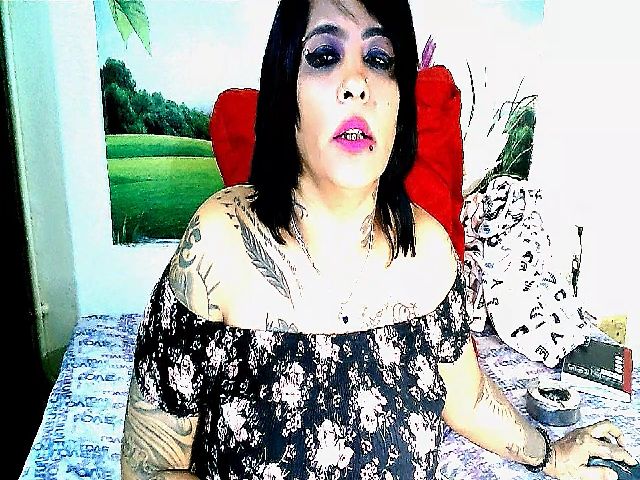 Live sex webcam photo for IndianKatz #254110295