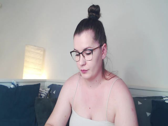 Live sex webcam photo for EveGoddes #258589204