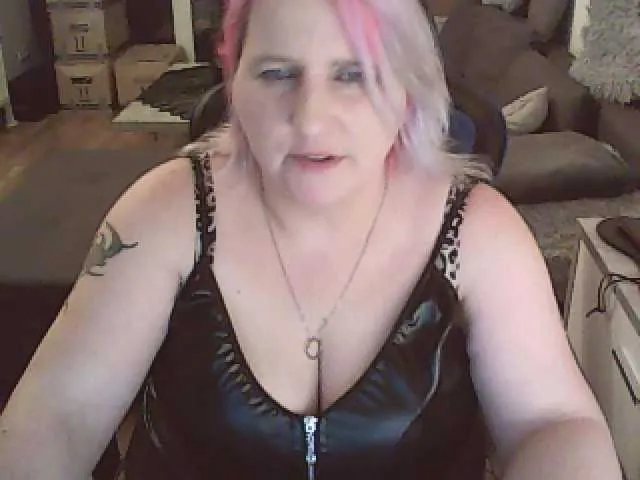 Live sex webcam photo for DrachenLady39 #240956684