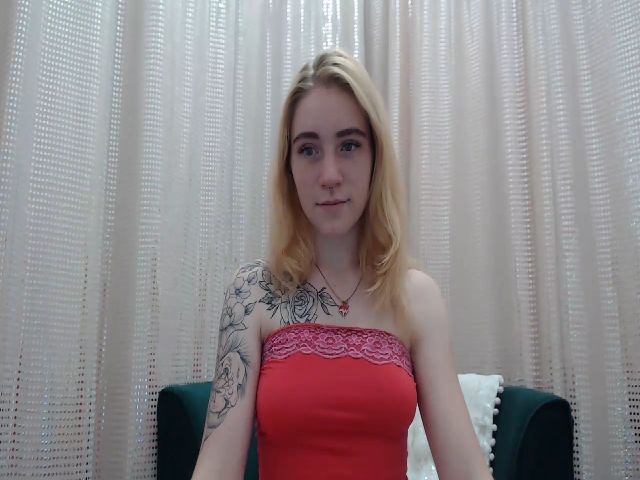 Live sex webcam photo for RedBerryy #261051226