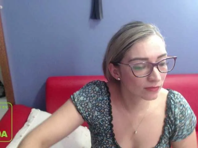 Live sex webcam photo for jeniferblanco #247035370