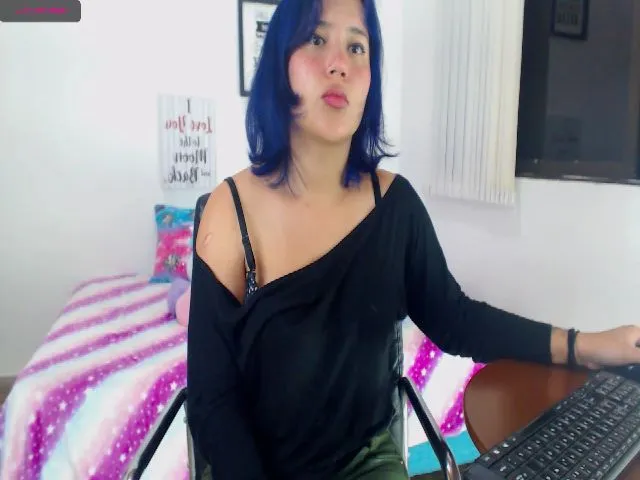 Live sex webcam photo for Emily_2016 #260530757