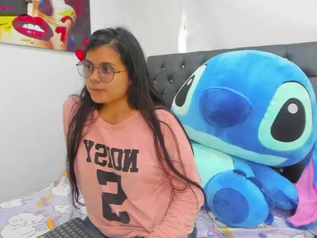 Live sex webcam photo for Esmeralda-Tor #253866527
