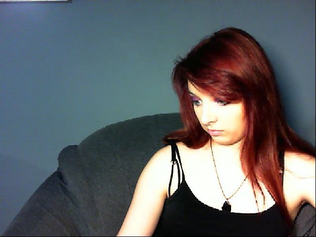 Live sex webcam photo for VirginLuna18 #260001811