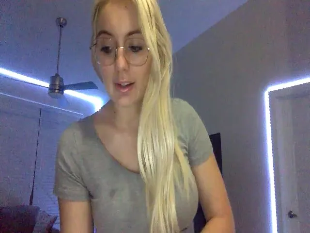 Live sex webcam photo for Sammy_gray #264053285