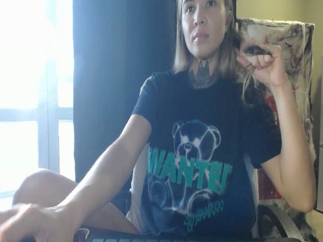 Live sex webcam photo for Angie_Wild #255398725