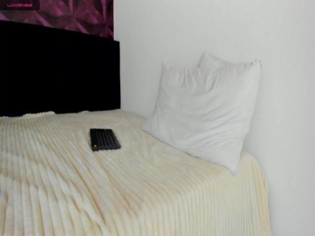 Live sex webcam photo for Paula_07 #264680015