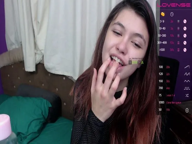 Live sex webcam photo for MisticaMissy #263131480