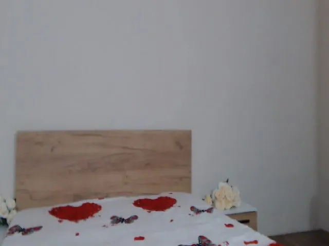 Live sex webcam photo for Orgasm_Me #263288920