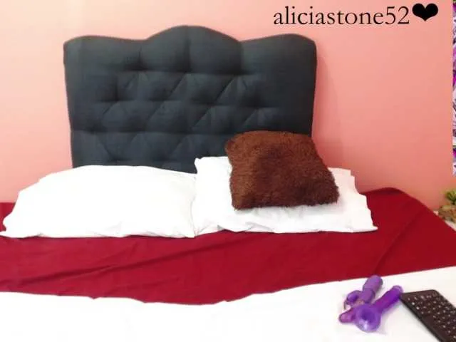 Live sex webcam photo for alice-stone #254041596