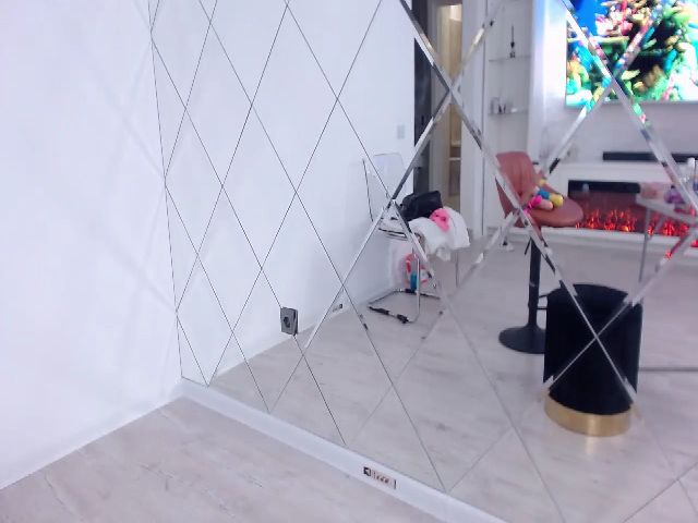 Live sex webcam photo for SexyElisabeth #262965953