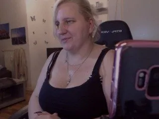 Live sex webcam photo for DrachenLady39 #240747738