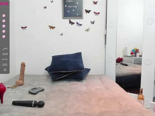 Live sex webcam photo for AnaMariaC #253682959