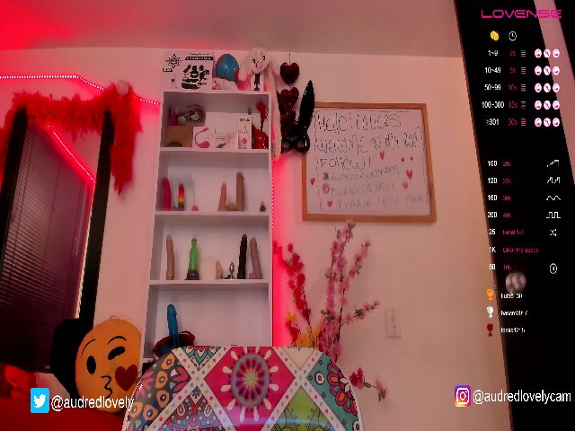 Live sex webcam photo for Audredlovely #261117733