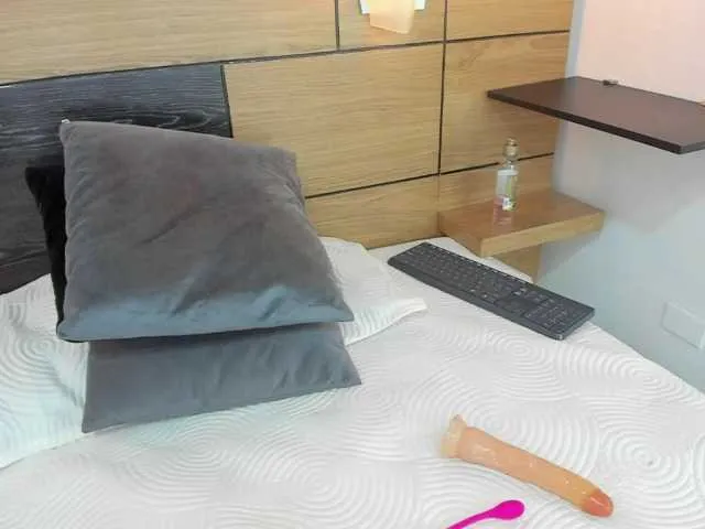 Live sex webcam photo for burbuja- #243628179