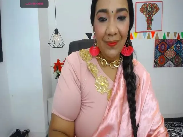 Live sex webcam photo for IndianMama #258619777