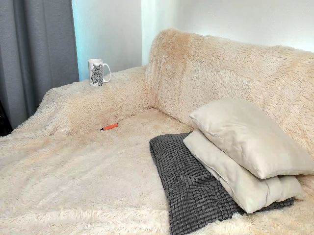 Live sex webcam photo for Urblonde #255498037