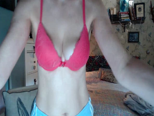 Live sex webcam photo for EnglandsRose #254212491