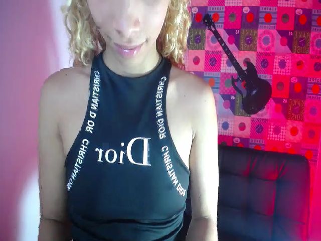 Live sex webcam photo for Kendra_axl10 #263798278