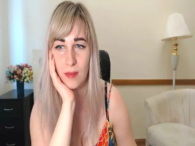 Live sex webcam photo for AmberGreys #252780701