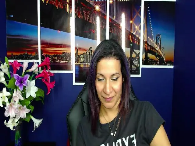 Live sex webcam photo for Infernalsexx #256175745