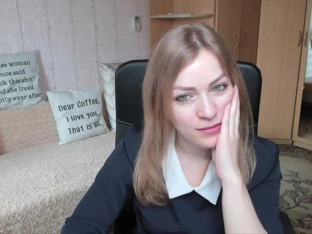 Live sex webcam photo for CherishSia #241183415