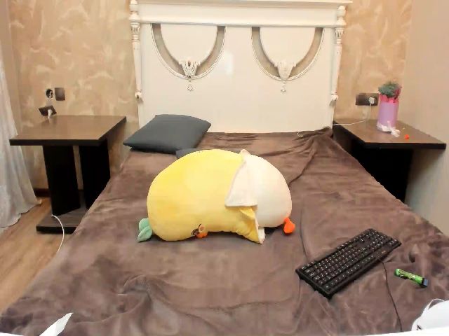 Live sex webcam photo for midzukki_01 #255549614