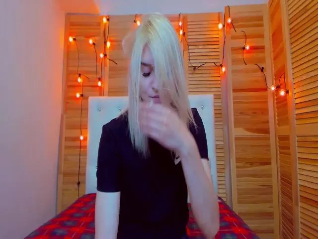 Live sex webcam photo for MarliTes #252955660