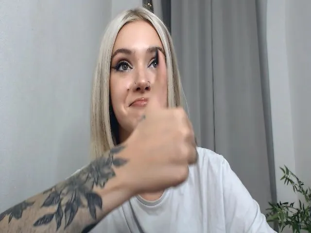 Live sex webcam photo for Karlee_Sweet #264527567