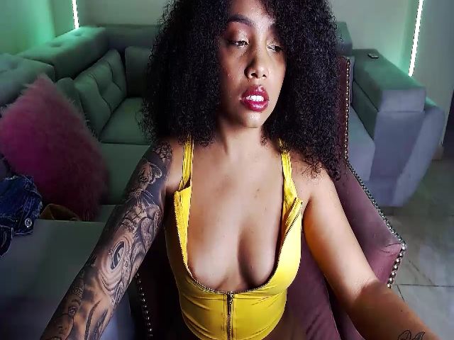 Live sex webcam photo for Ginadimples #260824501