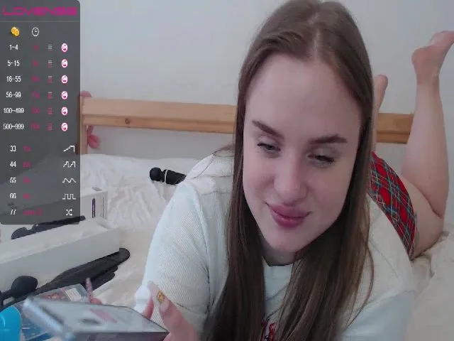 Live sex webcam photo for AliceSins1 #264838896