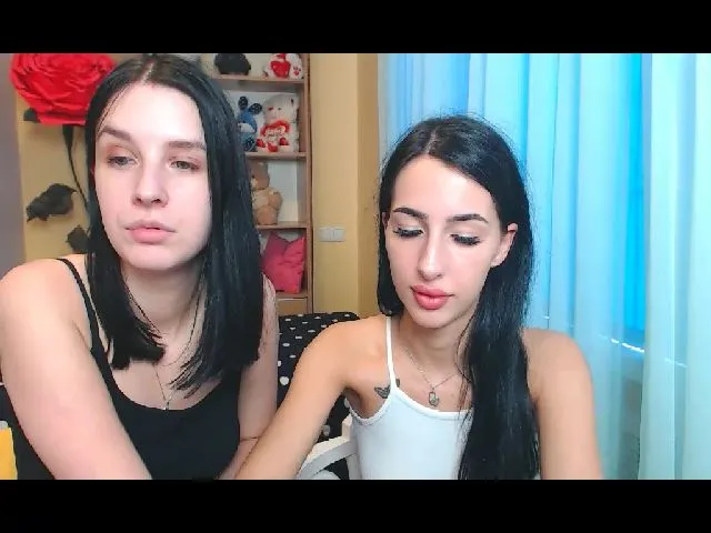 Live sex webcam photo for BruttieHot__ #264872201