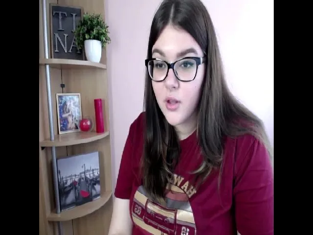 Live sex webcam photo for SweetyTinna #253674754