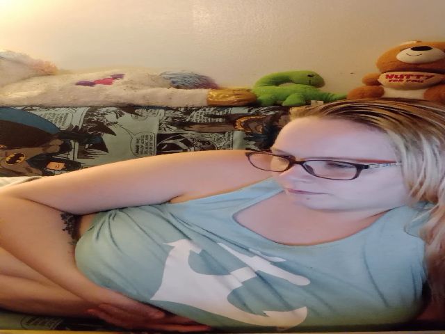 Live sex webcam photo for GynjerbabieK #254735921