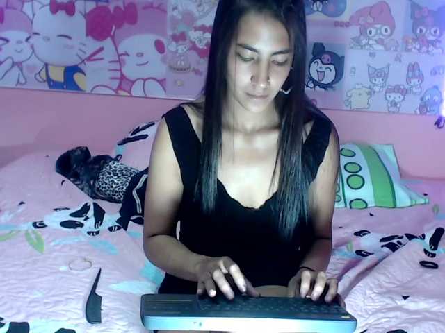 Live sex webcam photo for marilyn-eas #254227068