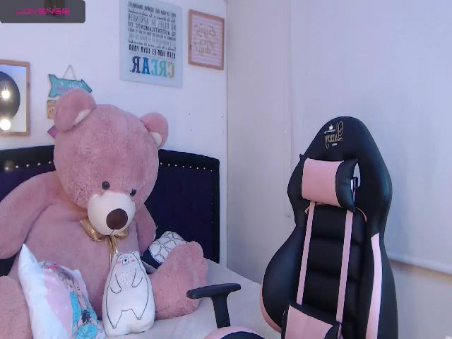 Live sex webcam photo for Kata018 #257845065