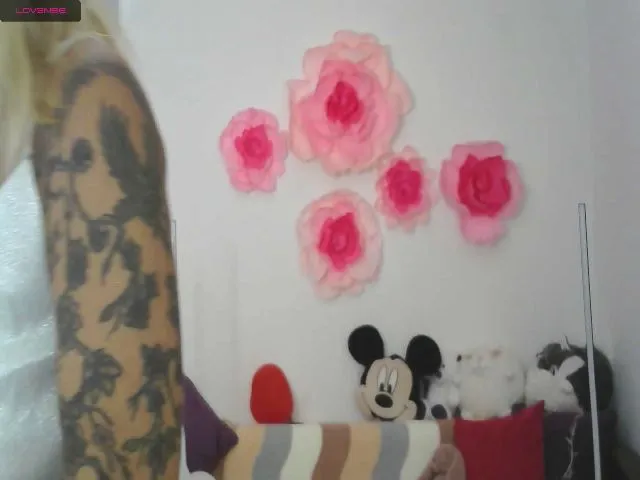 Live sex webcam photo for WomanCatt #259920395
