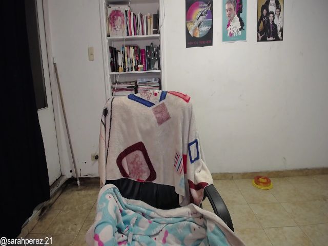 Live sex webcam photo for Cherrybunny21 #261070021