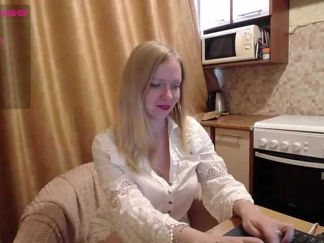 Live sex webcam photo for Fortuna3106 #250769991