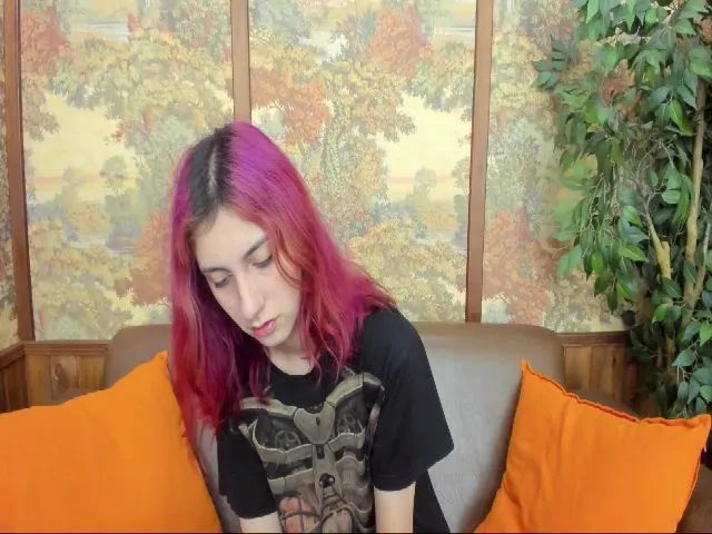Live sex webcam photo for SarahBanks #262778312