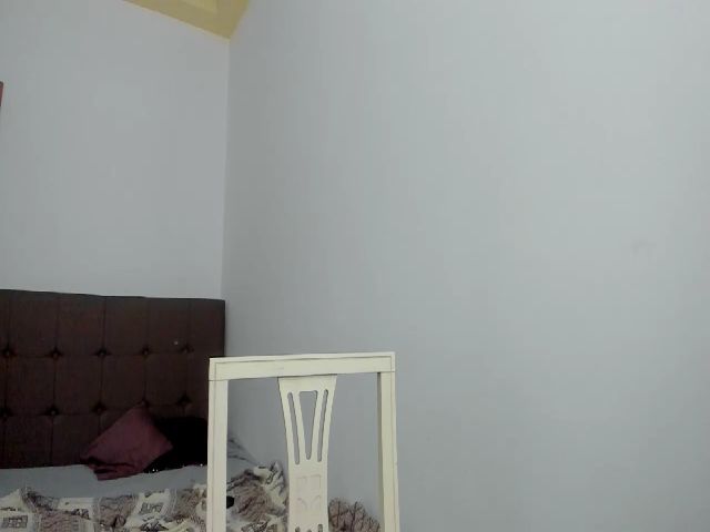 Live sex webcam photo for KarenFinger #254967539