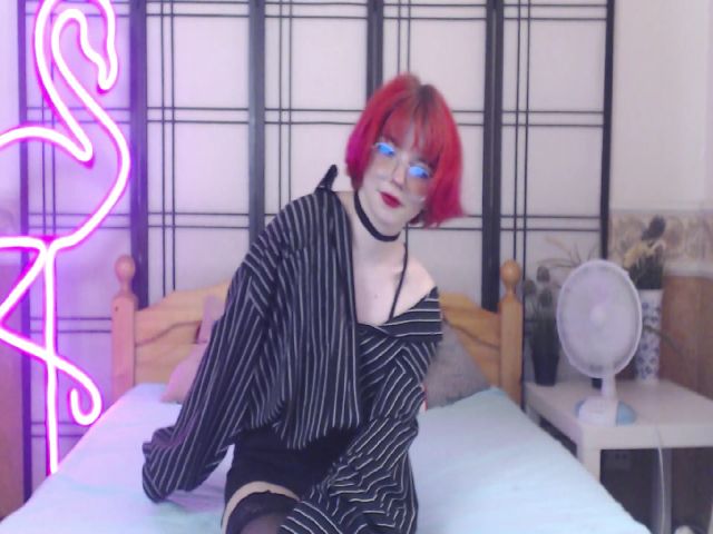 Live sex webcam photo for MinaSanna #263619738